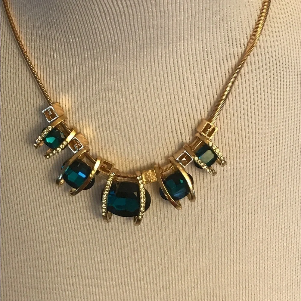 N/A goldtone white